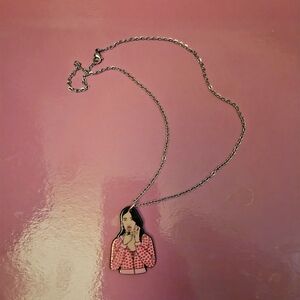 Jennifers Body Necklace with Pink Pendant